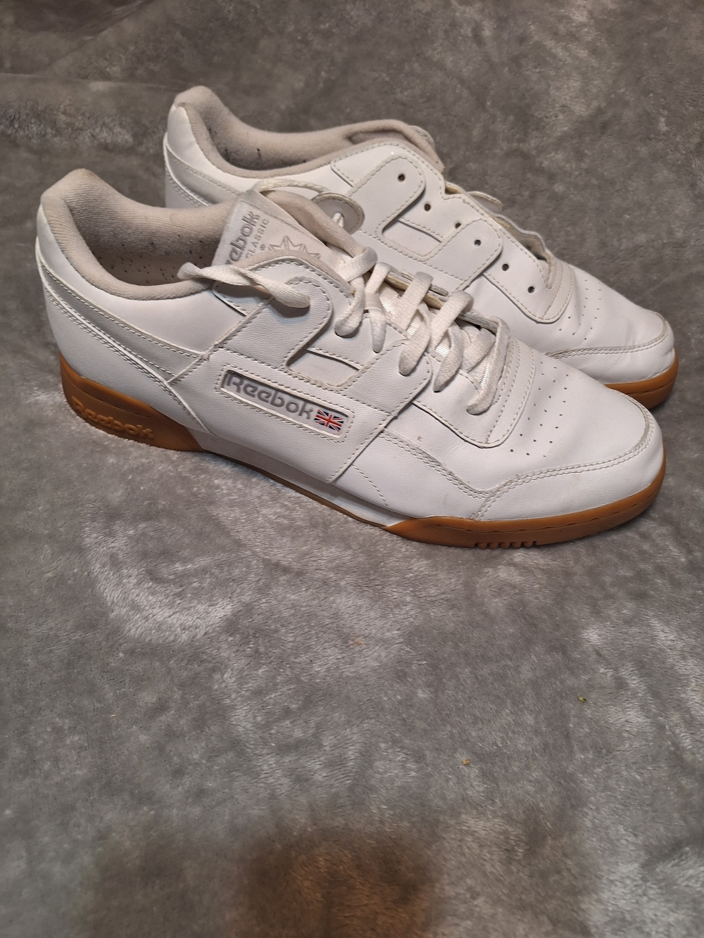 Reebok Men's Classic White Leather Sneakers with Gum Sole
